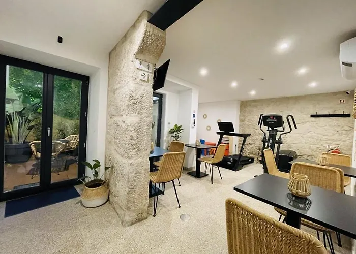 Lindo, Funcional E Charmoso Espaco - - H 波尔图