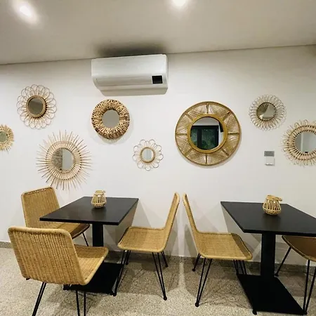 Lindo, Funcional E Charmoso Espaco - - H * بورتو