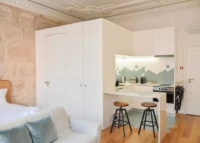 Daire Lindo, Funcional E Charmoso Espaco - - H Porto