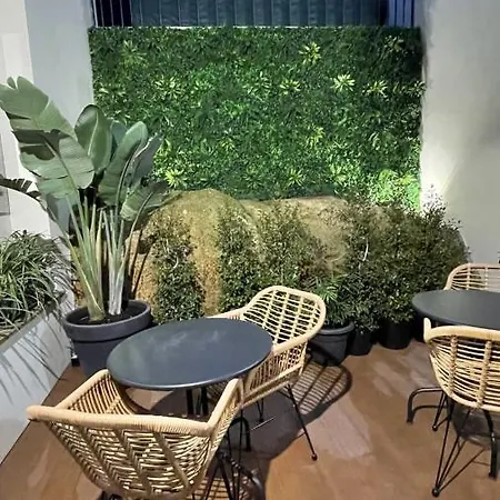 Lindo, Funcional E Charmoso Espaço - - H *