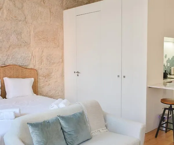 Lindo, Funcional E Charmoso Espaco - - H * 포르투