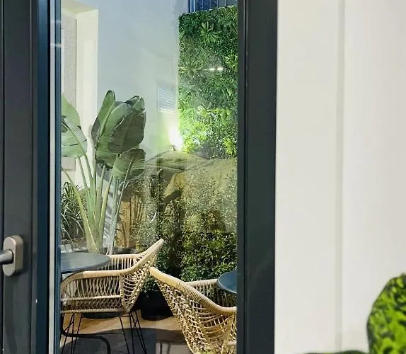 Lindo, Funcional E Charmoso Espaço - - H *