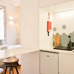 Lindo, Funcional E Charmoso Espaco - - H