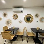 Lindo, Funcional E Charmoso Espaco - - H * 포르투